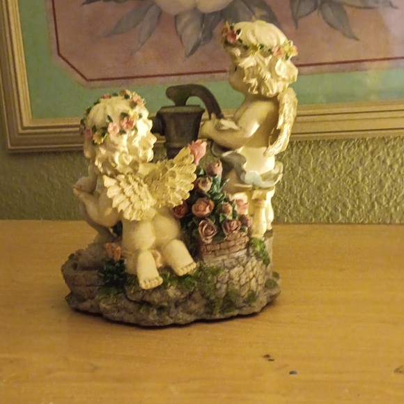 CLASSIC TREASURES Musical Water Globe Twins Cherubs Sculpture - Picture 5 of 5